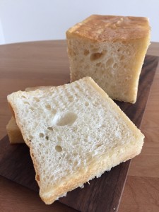 コンデンスミルク入りの角食パン