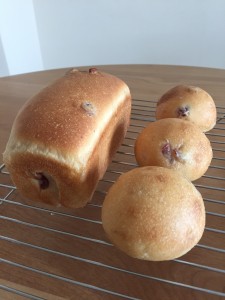 クランベリーの甘いミニ食パン